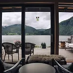 Tatil Evi Seaside With Panoramic Views In Alvundfjord Alvundeid