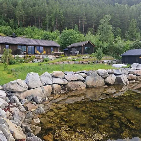 Seaside With Panoramic Views In Alvundfjord Alvundeid