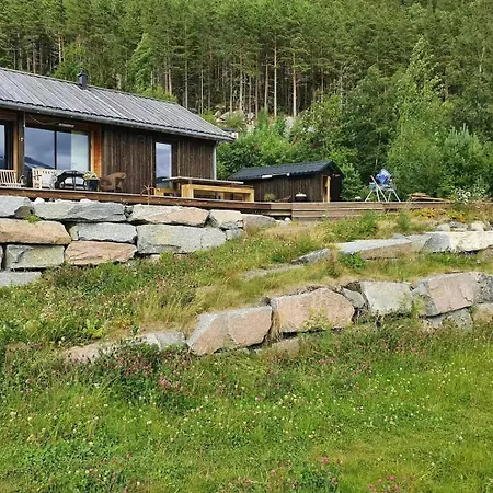 Seaside With Panoramic Views In Alvundfjord Alvundeid